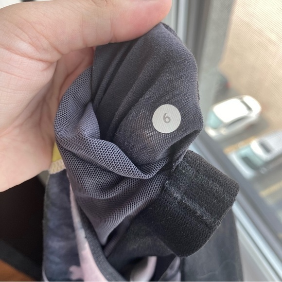 Lululemon Scoop Neck Racerback Tank Top in Citron Tinted Canvas • size US 6 - Picture 4 of 5